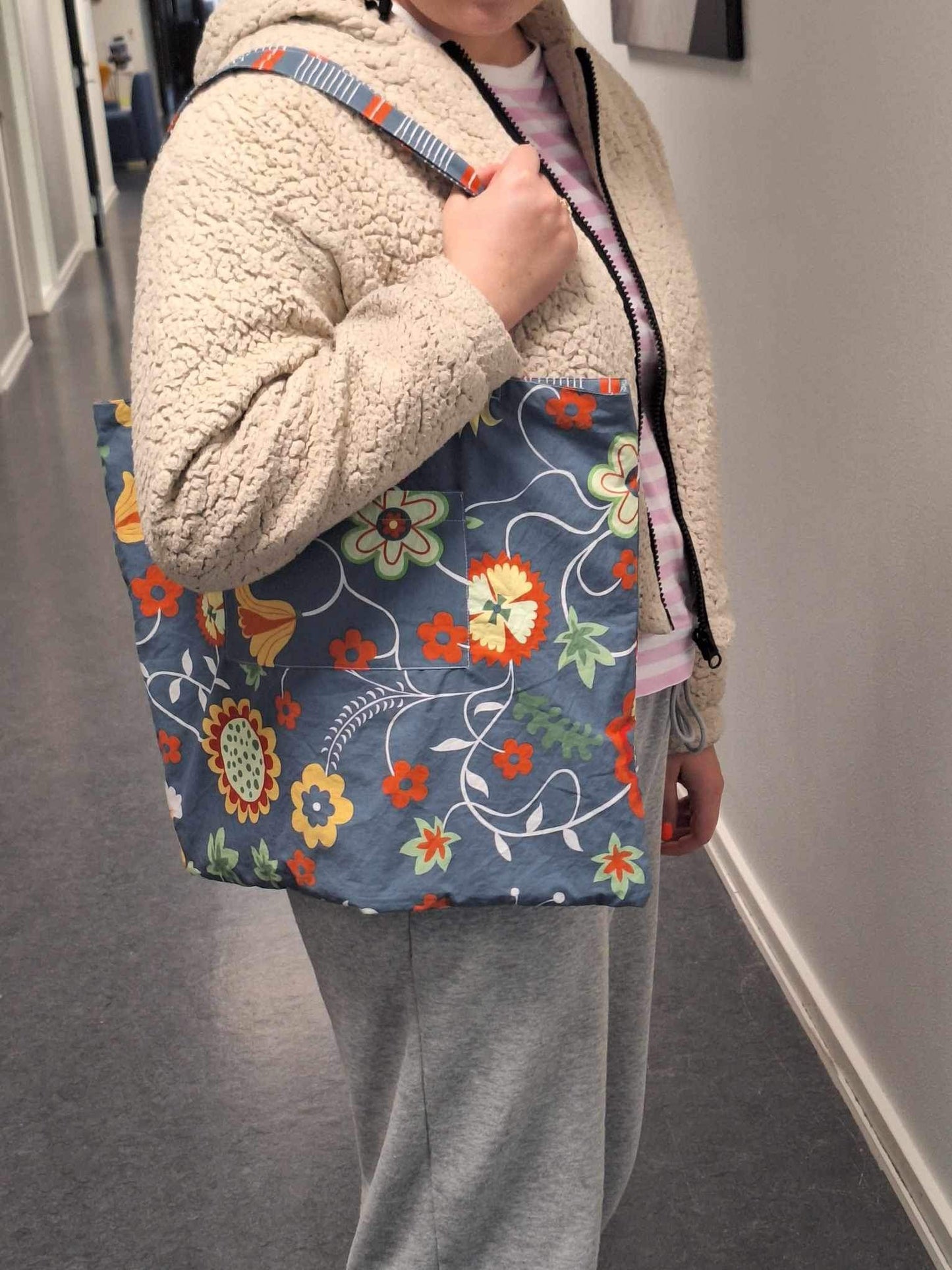 Unik 70'er taske med blomsterprint