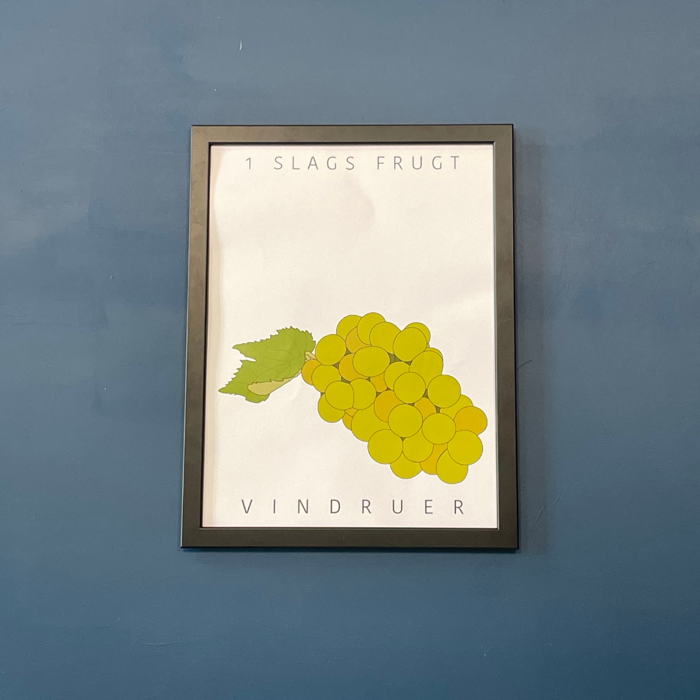 Køb denne fantastiske plakat til at bringe farver og smil i dit hjem.