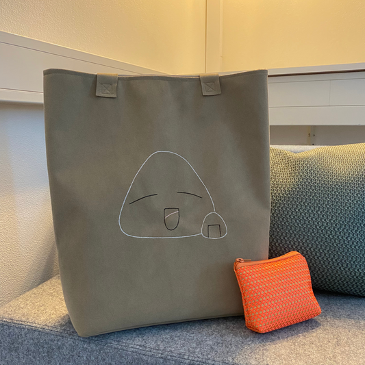 Sandra's Blog: "Praktisk og stilfuld taske til opbevaring"